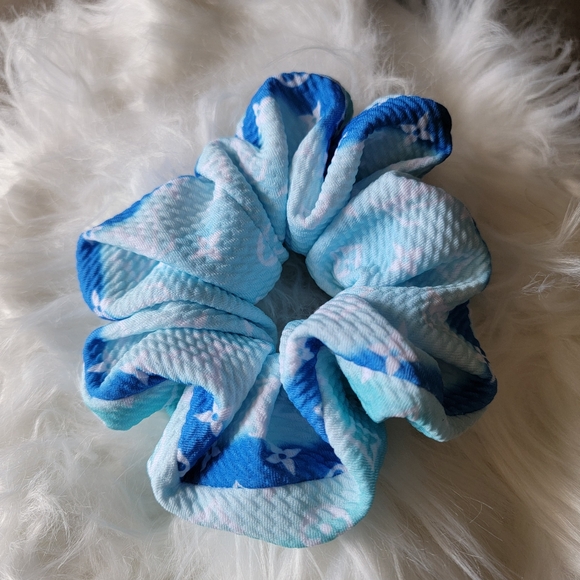 SALE? Elegant Blue Mono Patterned Hair Tie